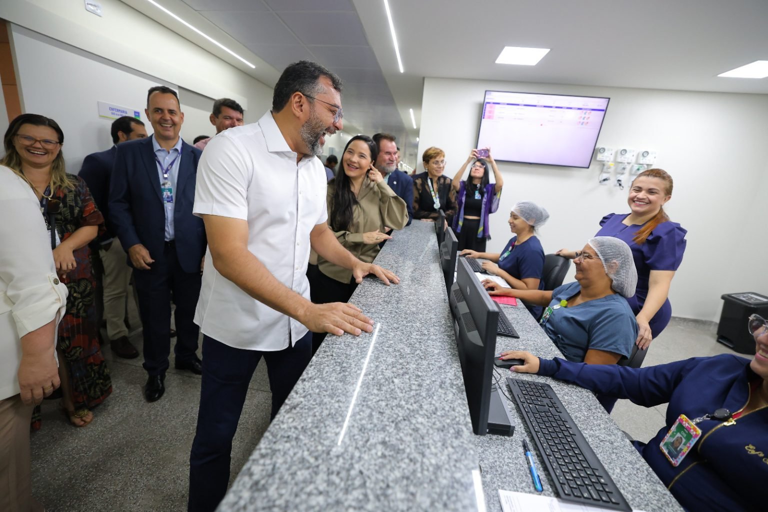 Governo do Amazonas inicia pagamento da segunda parcela do 13º salário e injeta mais de R$ 1,4 bilhão na economia